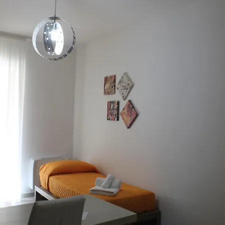 Celeste - Palazzo D'addario B&B 첼렌자 발포르토레